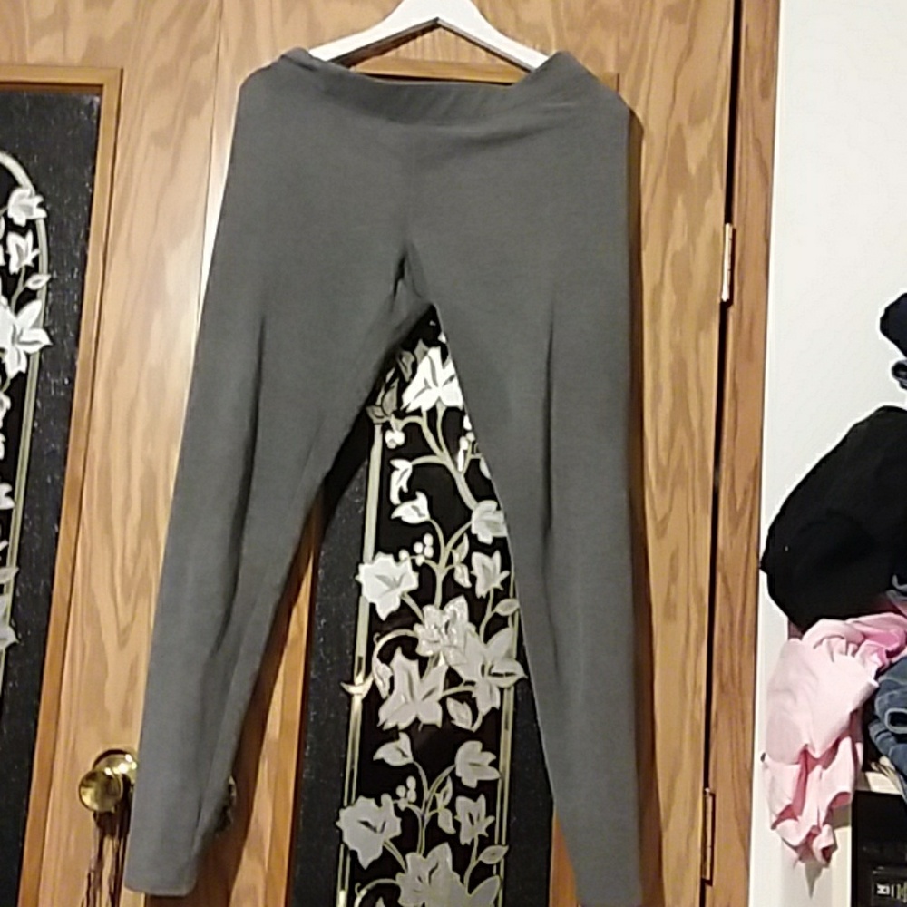Gray fleece lined leggings